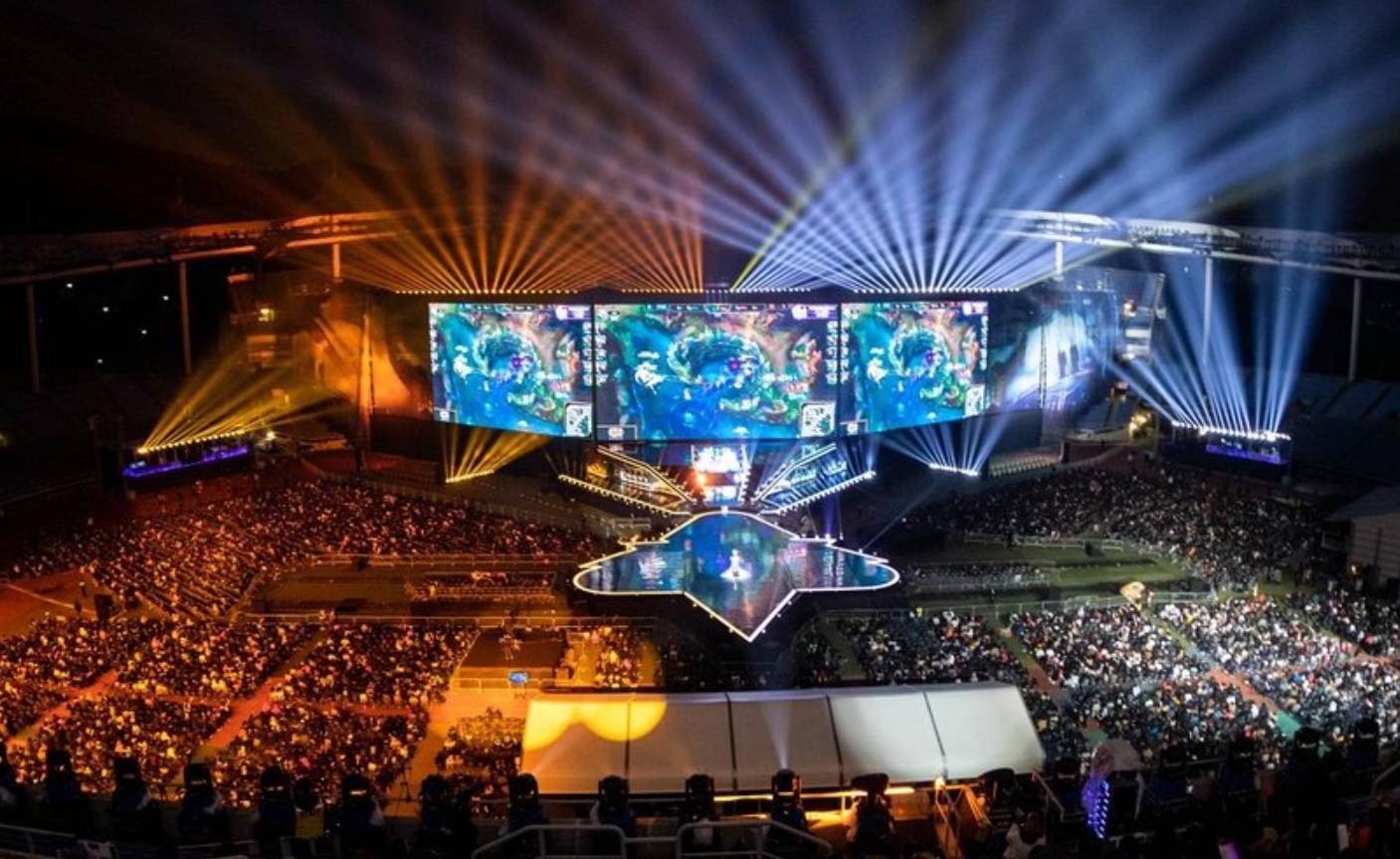 大陆《PUBG》35.2版本更新：引入载具伪装网，地形破坏功能